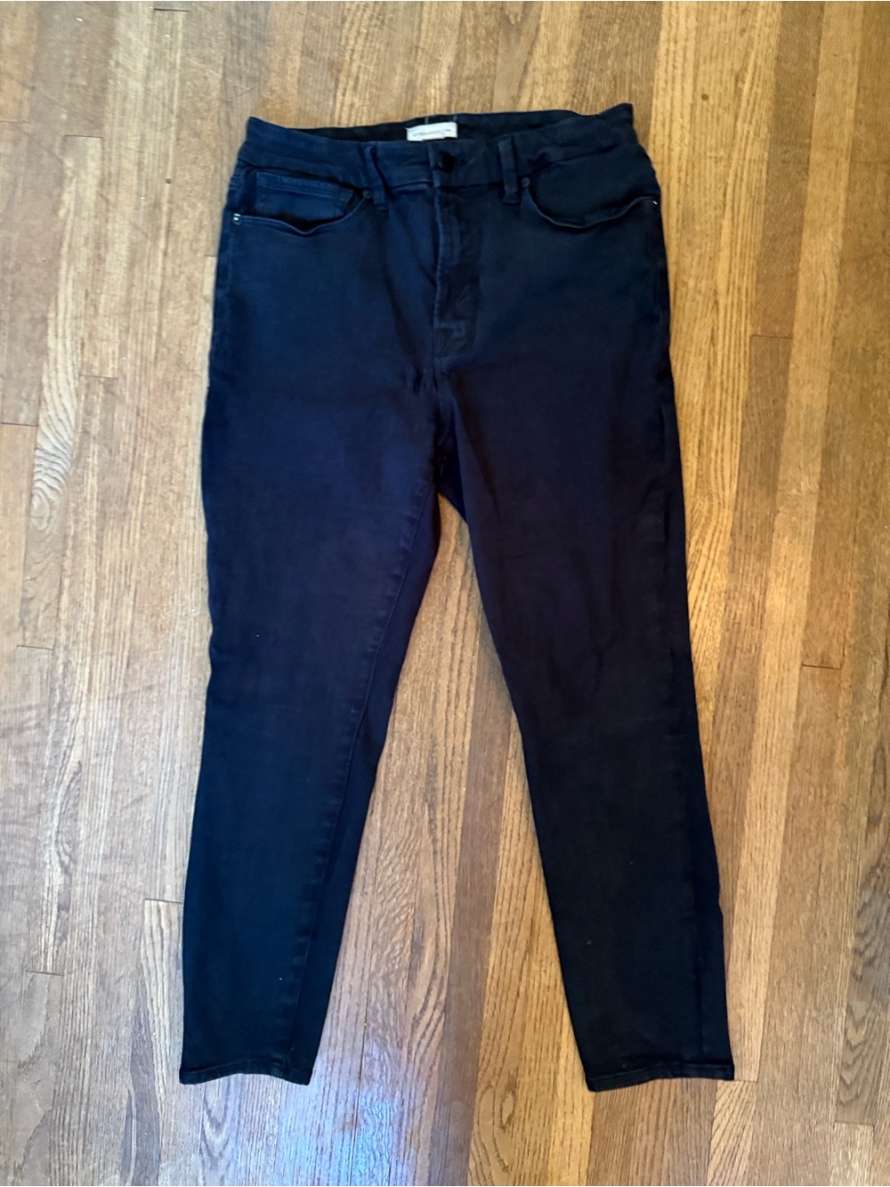 Good American Good Legs Skinny Jeans in Black Waist 2